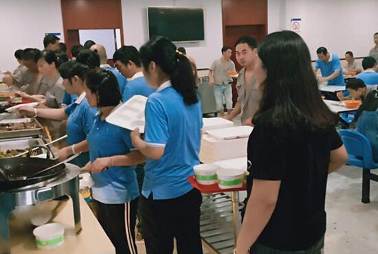 食堂承包公司不榨取員工伙食費(fèi)靠什么賺錢？